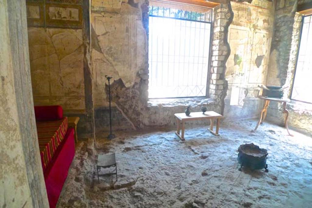 VIII.1.a, Pompeii. June 2017. Cubiculum B, looking towards south wall. Photo courtesy of Michael Binns.