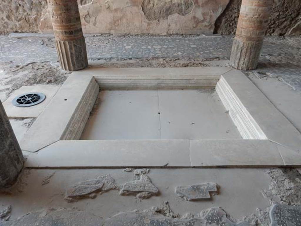 VIII.2.1 Pompeii. May 2018. Looking west across impluvium in atrium, after restoration. Photo courtesy of Buzz Ferebee.

