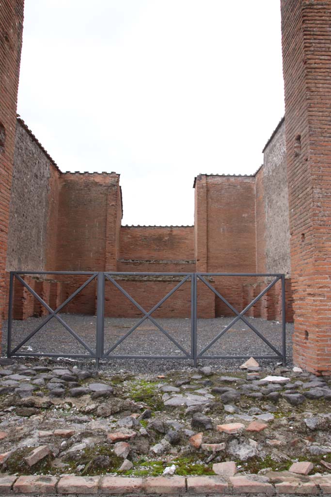 VIII.2.8 Pompeii. October 2020. Looking south through entrance doorway.
Photo courtesy of Klaus Heese.