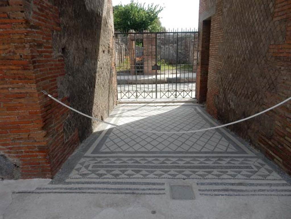 VIII.2.16 Pompeii. May 2017. Looking east lnto entrance corridor towards doorway, from atrium. Photo courtesy of Buzz Ferebee.