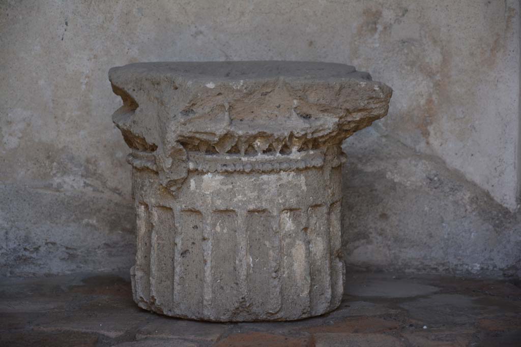 VIII.2.16 Pompeii. September 2019. Column capital.
Foto Annette Haug, ERC Grant 681269 DÉCOR.

