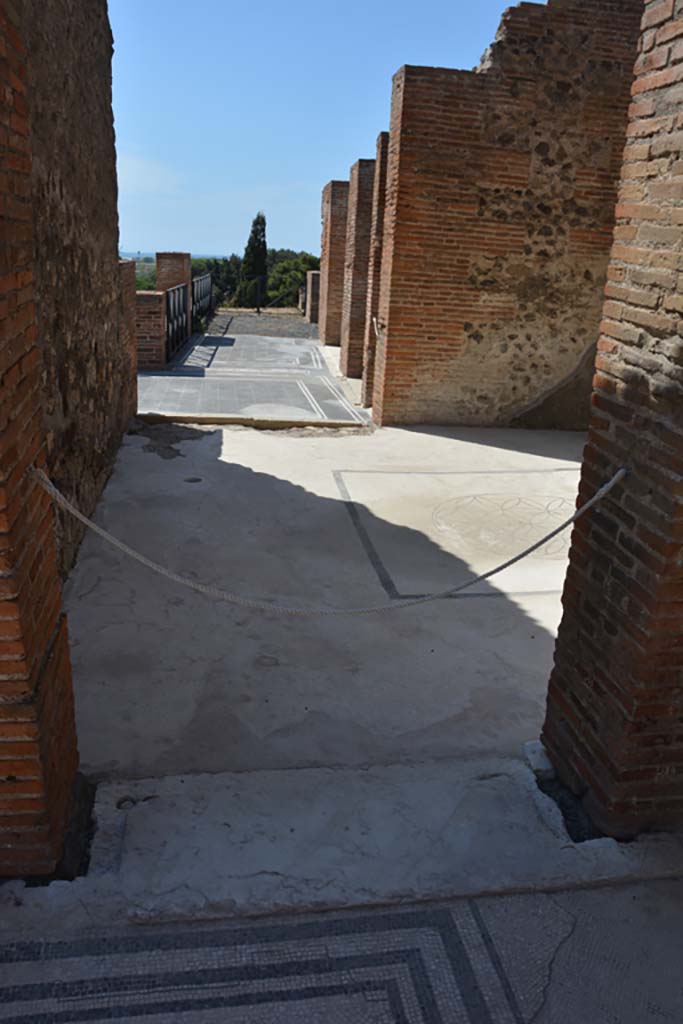 VIII.2.16 Pompeii. September 2019. Doorway into triclinium in north-west corner of atrium.
Foto Annette Haug, ERC Grant 681269 DÉCOR.
