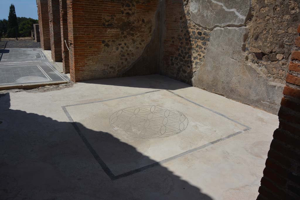 VIII.2.16 Pompeii. September 2019. Triclinium in north-west corner of atrium with doorway onto north portico, on left.
Foto Annette Haug, ERC Grant 681269 DÉCOR.
