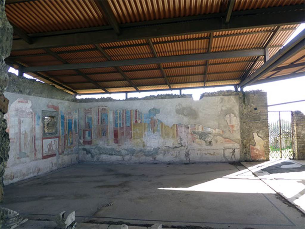 VIII.2.23 Pompeii. January 2017. East and south walls.
Foto Annette Haug, ERC Grant 681269 DÉCOR.

