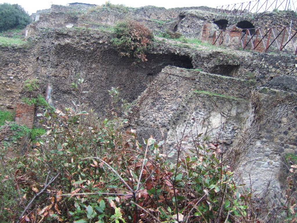 Rear of VIII.2.37 and VIII.2.39, Pompeii. December 2005. Looking west, with VIII.2.39 on right.
