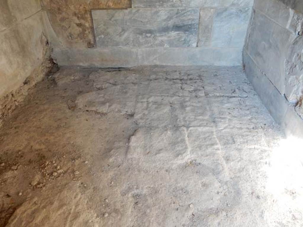 VIII.3.14 Pompeii. May 2016. Imprint of opus sectile flooring in cubiculum.
The flooring was probably removed in antiquity.
Photo courtesy of Buzz Ferebee.
See Carratelli, G. P., 1990-2003. Pompei: Pitture e Mosaici: Vol. VIII. Roma: Istituto della enciclopedia italiana, p. 407, fig. 21.