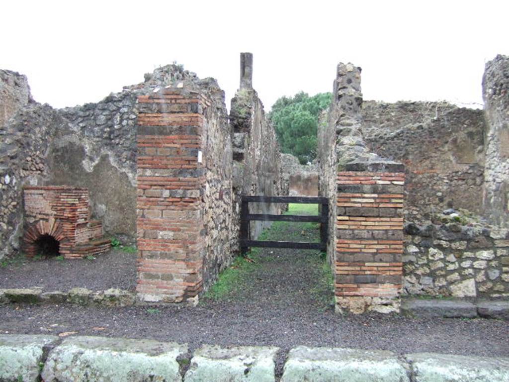VIII.3.24 Pompeii. December 2005. Entrance. 