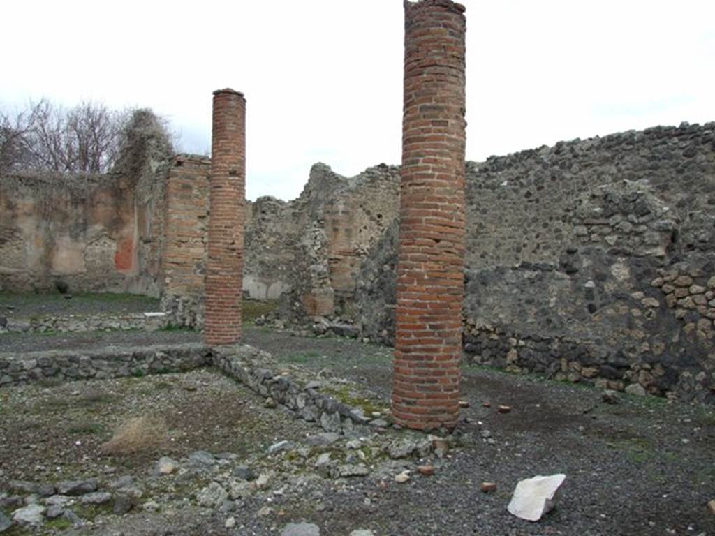 VIII.4.34 Pompeii.  December 2007.   East side of the atrium.