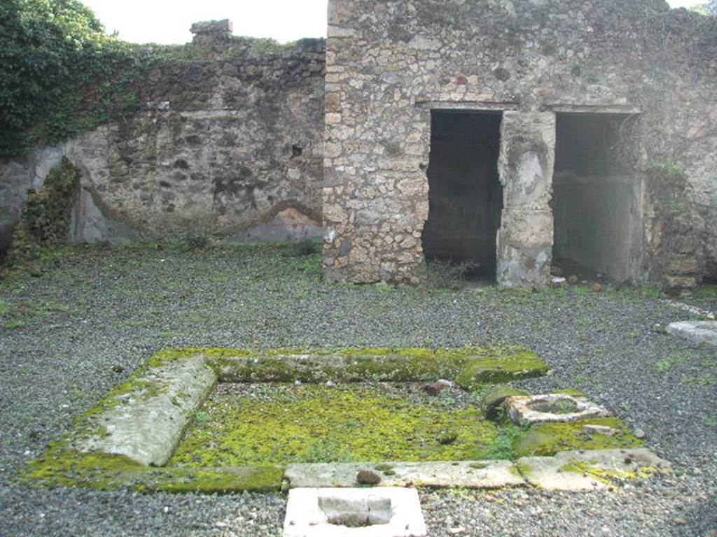 VIII.5.5  Casa di Ero e Leandro (double-atrium house) 
Linked to VIII.5.2