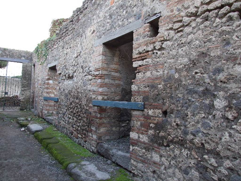VIII.5.13 Pompeii. December 2006. Doorway to steps to upper floor.