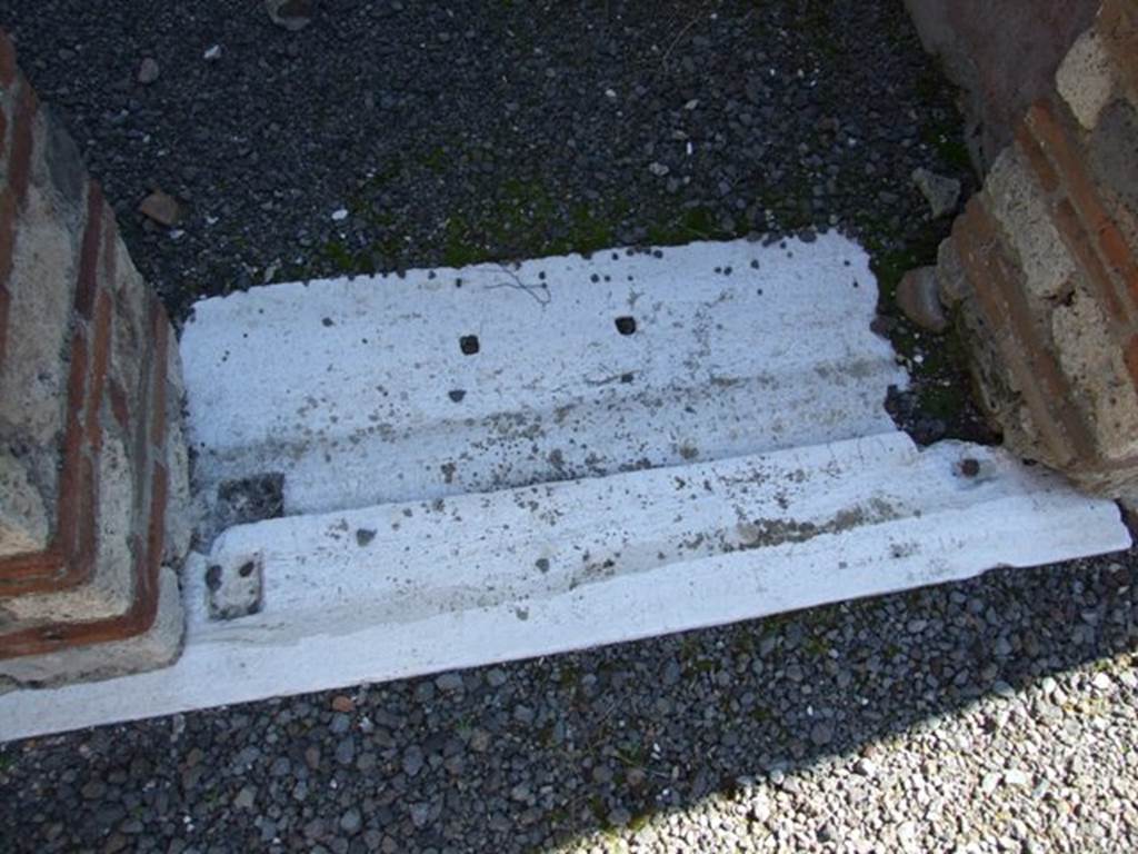 VIII.5.28 Pompeii. March 2009. Room 2. Small room. Door sill.