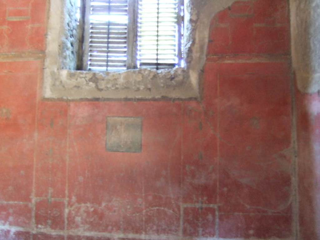 VIII.5.37 Pompeii.  September 2005.  Room 14. Oecus. West wall.