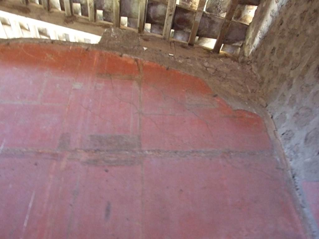 VIII.5.37 Pompeii.  March 2009. Room 14. Oecus.  Upper North wall.  East end.