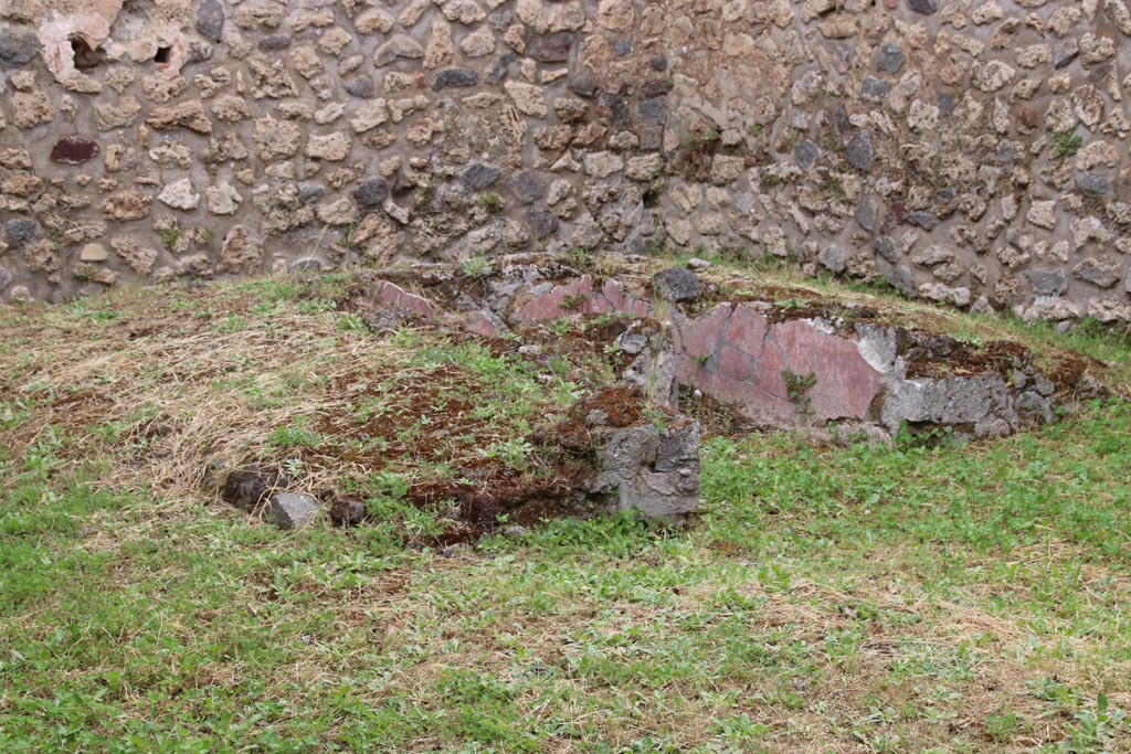 VIII.5.39 Pompeii. March 2009. Room 1, looking north-east towards summer triclinium. Photo courtesy of Klaus Heese.