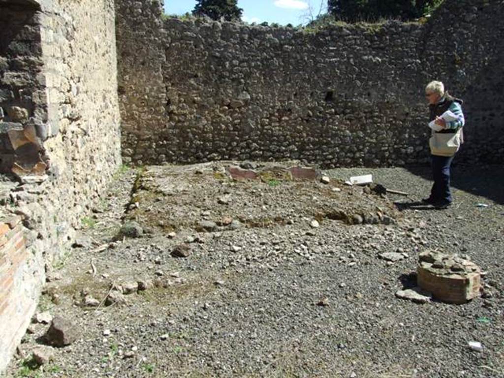 VIII.5.39 Pompeii. March 2009. Room 1. Looking east towards Summer Triclinium.