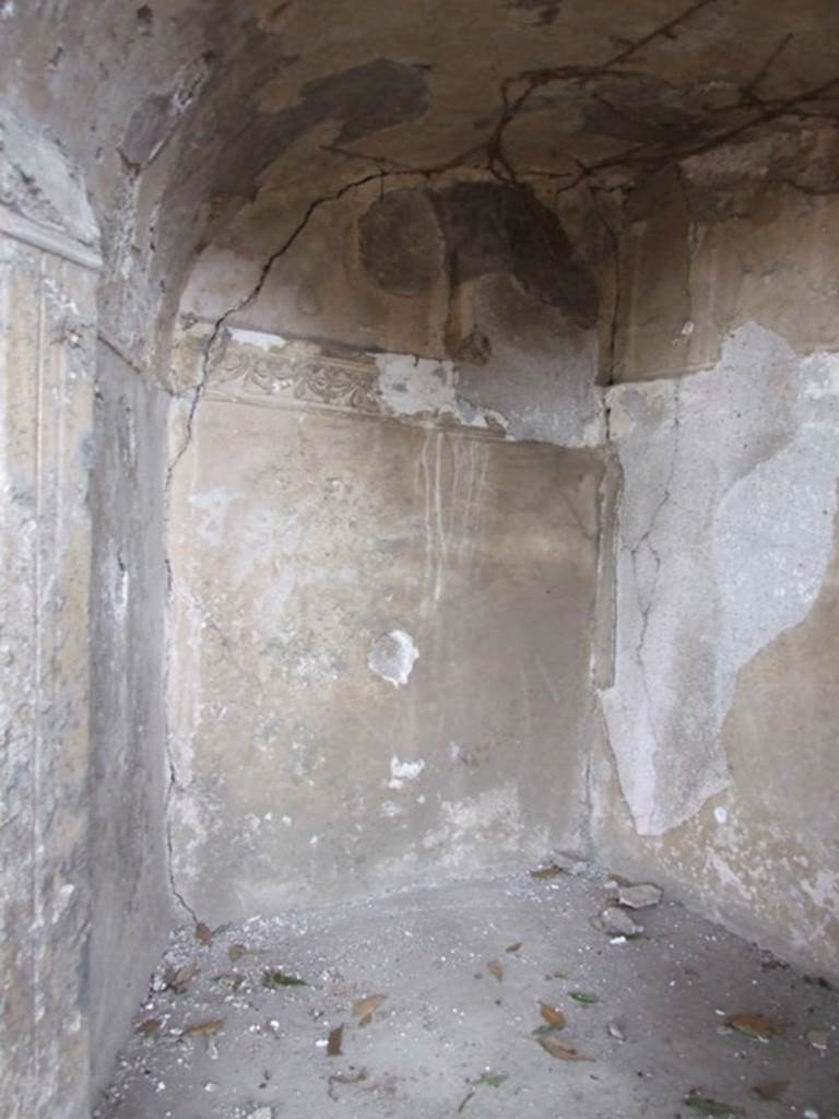 VIII.6.6 Pompeii.  Horticultural plot.  December 2007.  Interior of niche in south west corner.