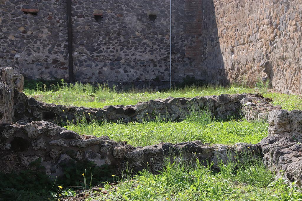 VIII.7.15 Pompeii. October 2024. Looking west towards rooms on south side, with corridor, on right. Photo courtesy of Klaus Heese.