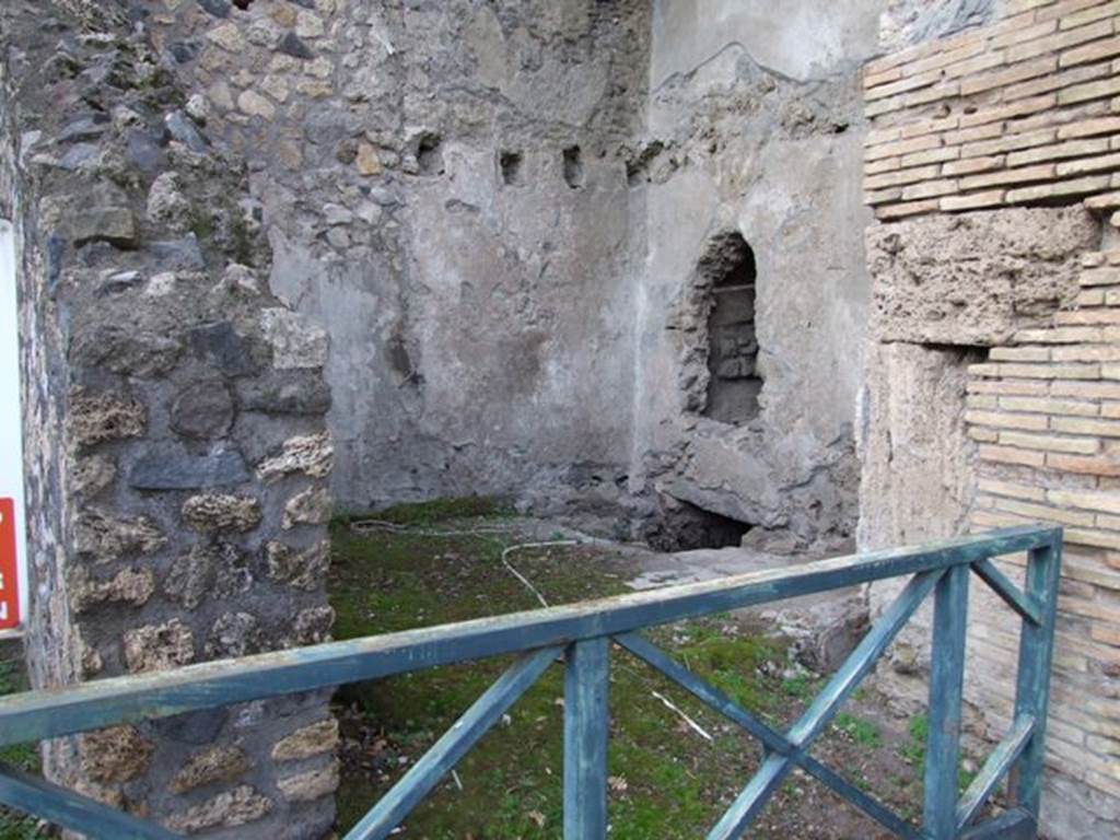 VIII.7.16 Pompeii. December 2007. Latrine in north west corner.