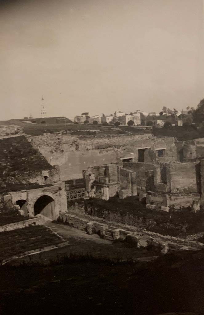 VIII.7.21 Pompeii. May 1934. From an album of the Nierhoff family vacation.
Looking south-east across Large Theatre, from upper level. Photo courtesy of Rick Bauer.
