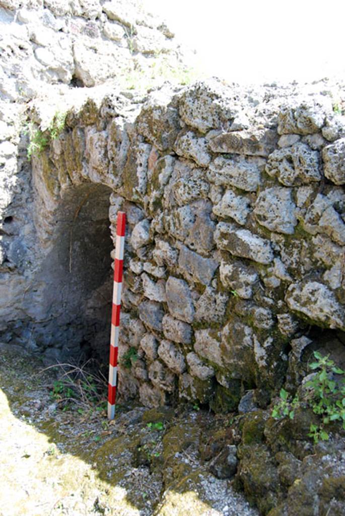 VIII.7.22/23/24 Pompeii. June 2009. East side of corridor with doorway to room D. 
Photo courtesy of Sera Baker.
