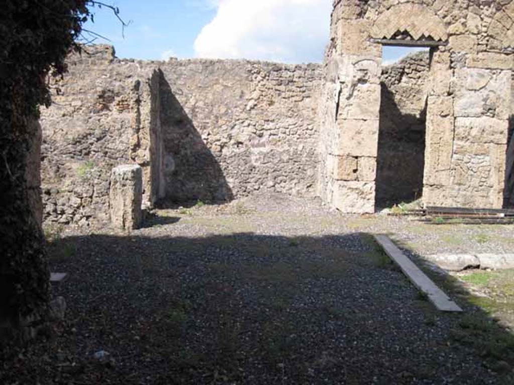 VIII.7.24 Pompeii. September 2010. Looking north towards ala on north side, across west end of atrium from ala on south side. Photo courtesy of Drew Baker.

