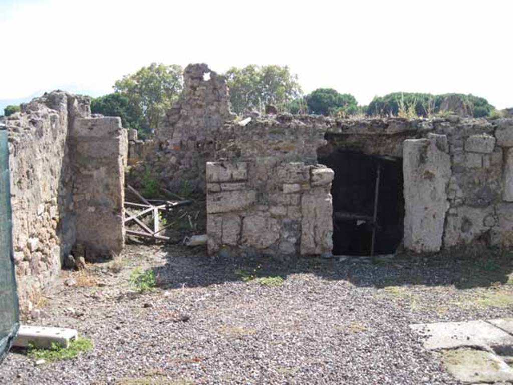VIII.7.24 Pompeii. September 2010. Looking south towards east end of south wall of atrium. Photo courtesy of Drew Baker.
