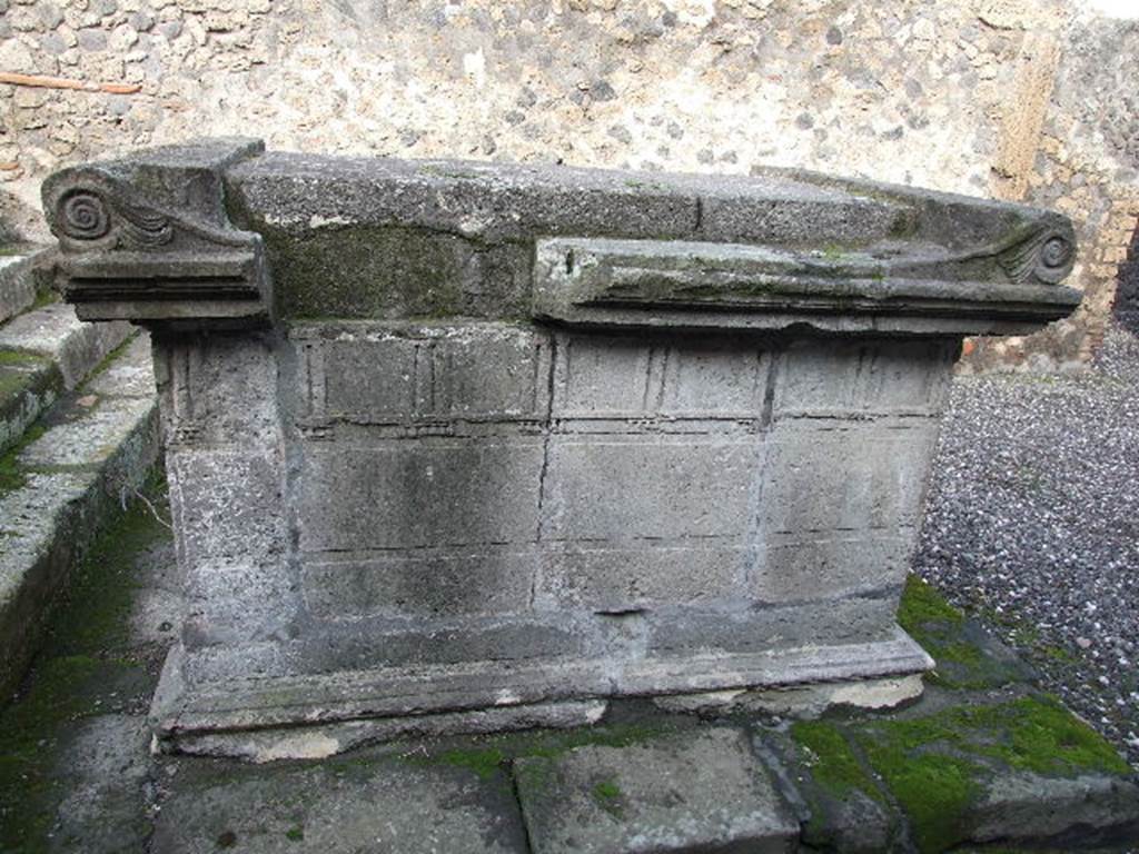 VIII.7.25 Pompeii. December 2006.  South side of Altar.