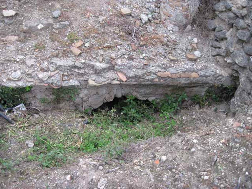 VIII.7.26 Pompeii. October 2010. North-east corner of upper part of VIII.7.26 garden, with top of a vault arch visible, image centre. Looking north. Photo and information courtesy of Drew Baker/Gareth Beale/Hembo Pagi