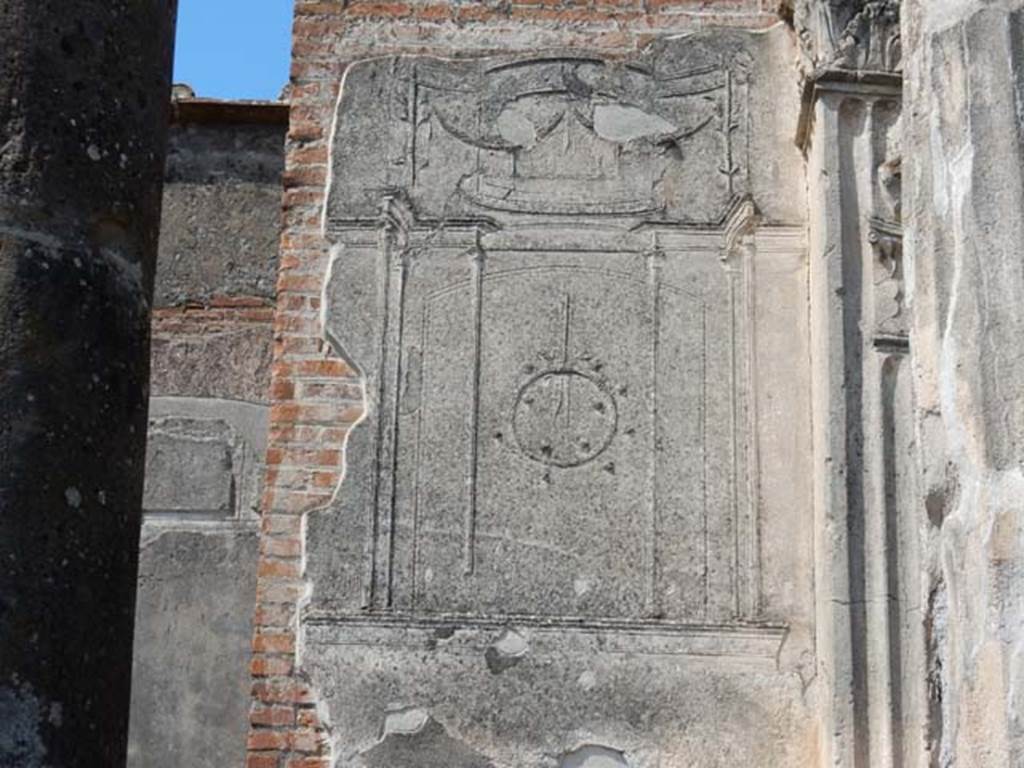 VIII.7.28, Pompeii. May 2015. Detail of decorative stucco on north side of doorway.
Photo courtesy of Buzz Ferebee.
