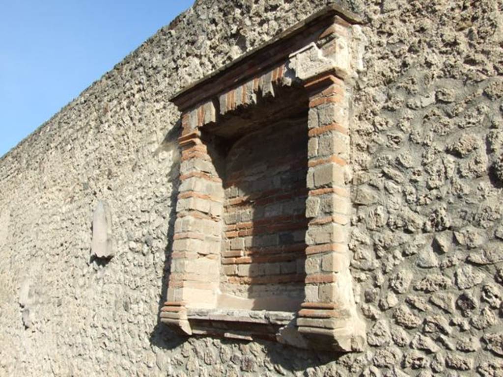 VIII.7.28 Pompeii.  December 2007. Harpocrates niche on east wall.