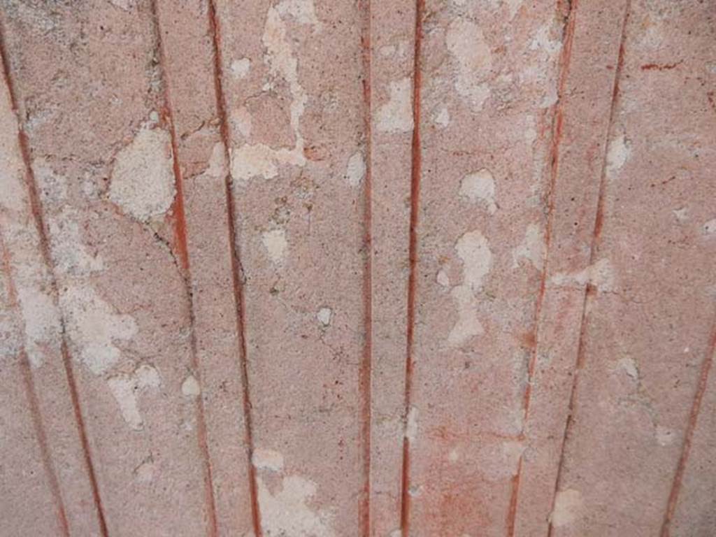 VIII.7.28, Pompeii. May 2015. Detail of stucco on pilaster. Photo courtesy of Buzz Ferebee.