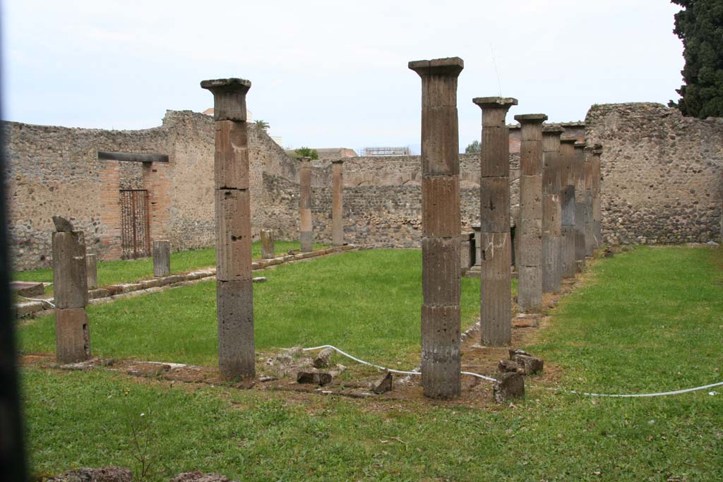 VIII.7.29 Pompeii. April 2010. Looking east, from rear entrance from the Triangular Forum. Photo courtesy of Klaus Heese.