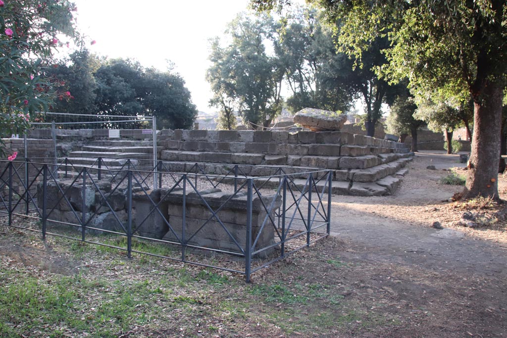 VIII.7.31 Pompeii. October 2023. Looking across the altars to the east side of the Doric Temple. Photo courtesy of Klaus Heese.