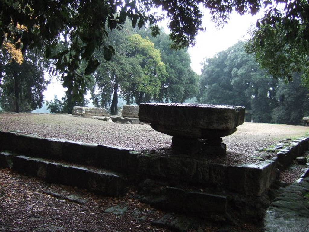 VIII.7.31 Pompeii. September 2005. Doric Temple. South-west corner and west wall.