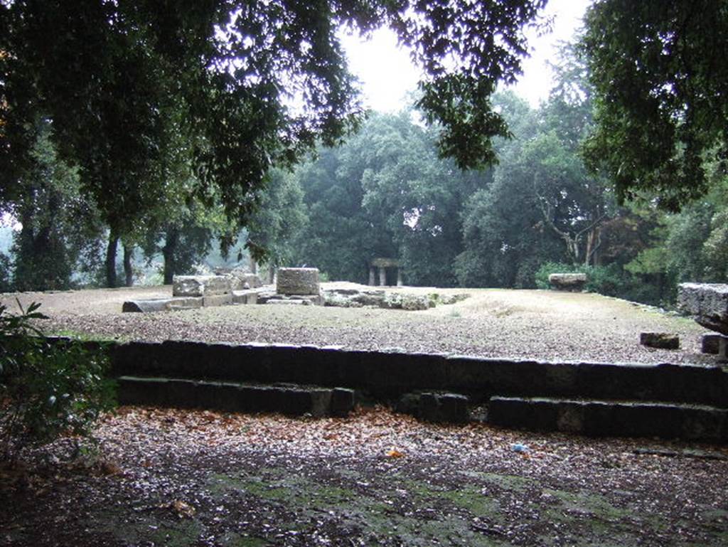 VIII.7.31 Pompeii. September 2005. Doric Temple. Looking east from west side across temple.