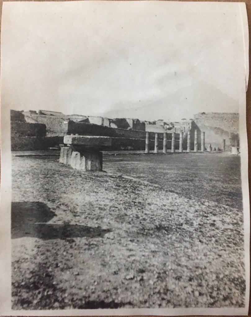VIII.7.31 Pompeii. August 27, 1904.
Looking north across Doric Temple to Triangular Forum, and Vesuvius. Photo courtesy of Rick Bauer.