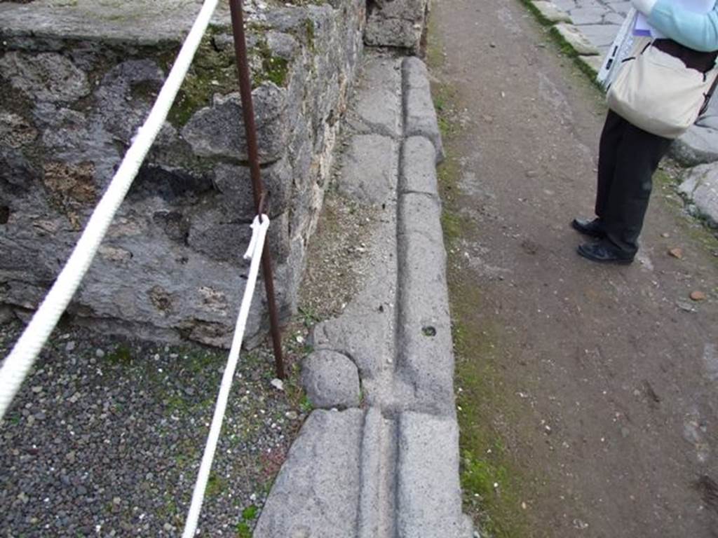 IX.1.8 Pompeii. December 2007. Threshold or sill.