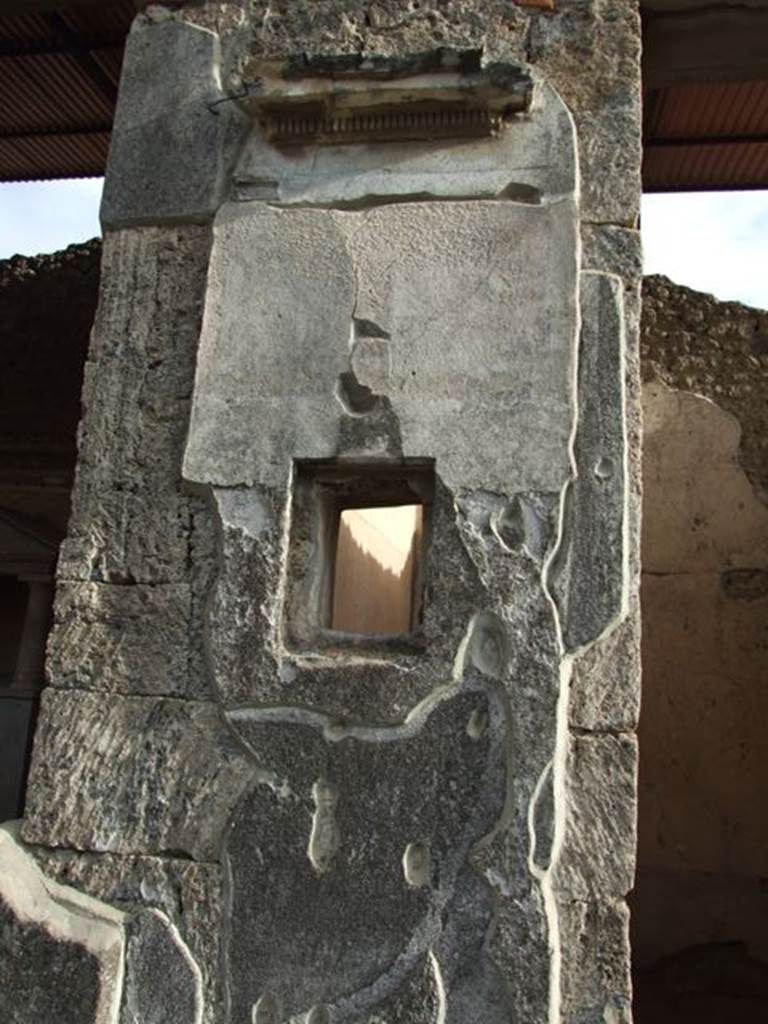 IX.1.20 Pompeii. December 2007. Room 5. Window in wall on east side of atrium