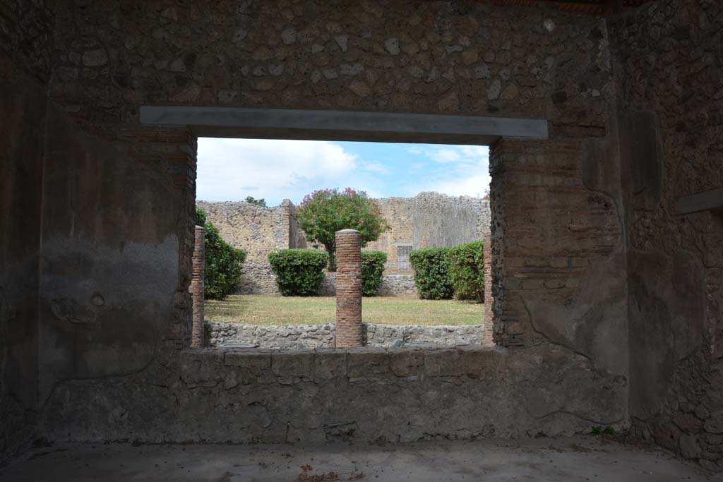 IX.1.20 Pompeii. September 2019. Tablinum 10, looking towards north wall with window overlooking garden.
Foto Annette Haug, ERC Grant 681269 DÉCOR