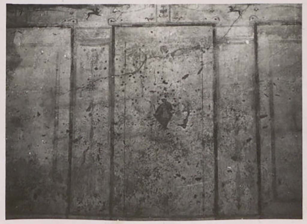 IX.1.20 Pompeii. Pre-1943. Photo by Tatiana Warscher.
According to Warscher – the central figure of a woman was preserved on the west wall, but not the one that Breton had seen – with a vase of flowers in the hand; this last must have been on the north or south wall.
See Warscher, T. Codex Topographicus Pompeianus, IX.1. (1943), Swedish Institute, Rome. (no.108), p. 187.