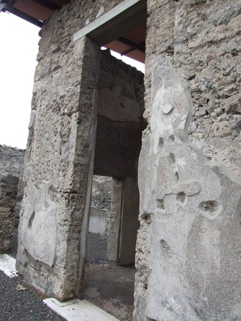 IX.1.20 Pompeii. December 2007. Doorway to Room 19.