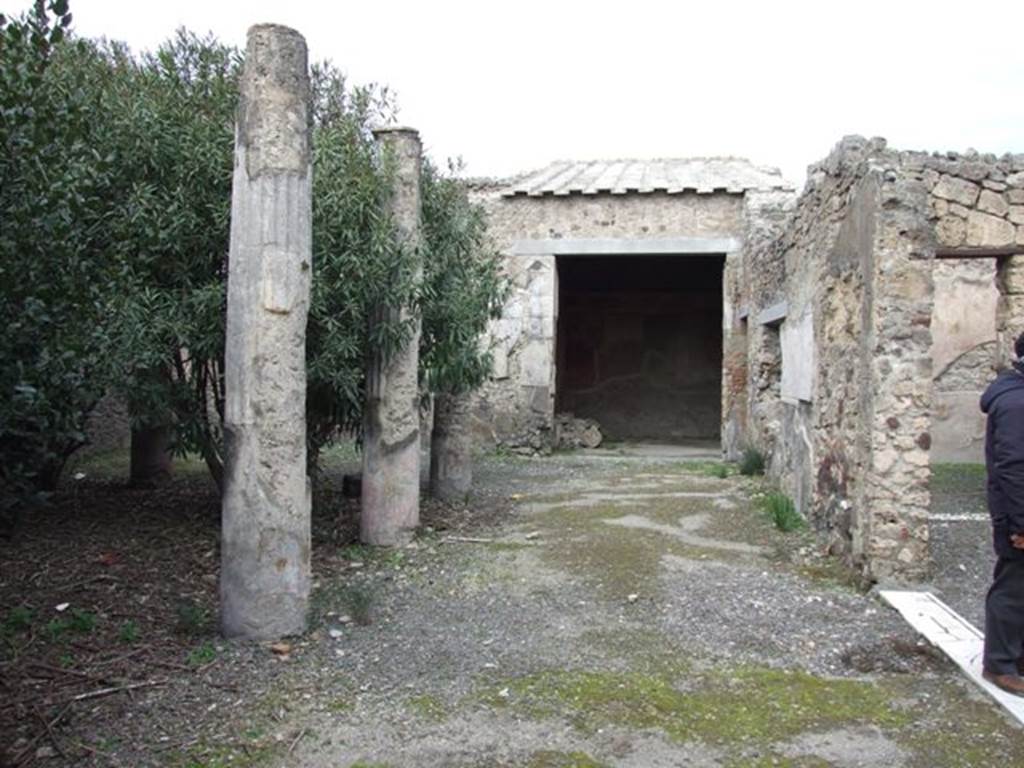 IX.1.22 Pompeii. December 2007. Room 24, looking north along east side of second peristyle.  