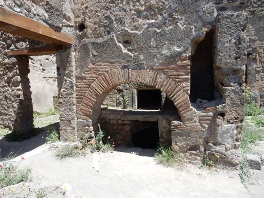 IX.1.33 Pompeii. May 2017. Looking east towards doorway to room on north side of oven. Photo courtesy of Buzz Ferebee.