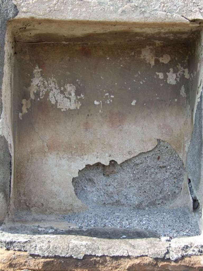 IX.2.18 Pompeii. March 2009. Room 11. Garden area. Niche.