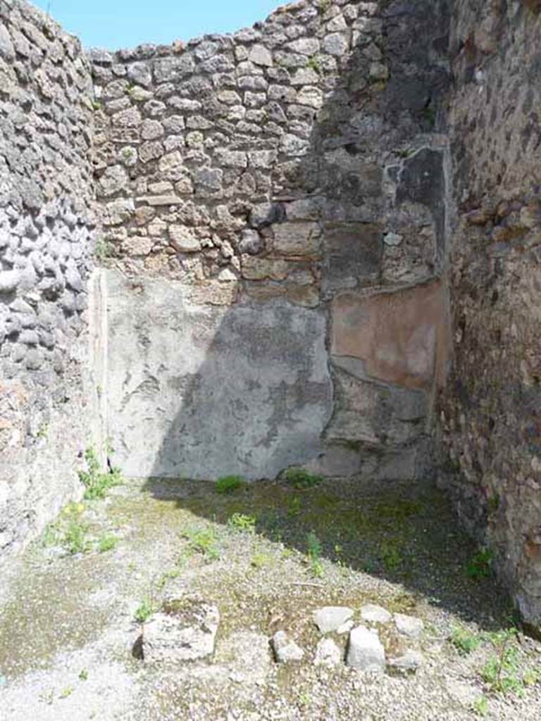 IX.3.3 Pompeii. May 2010. Rear room.