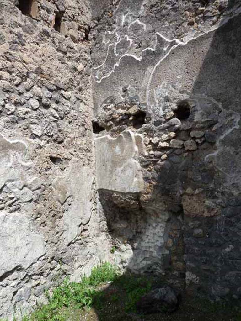 IX.3.4 Pompeii. May 2010. North-east corner of rear room.