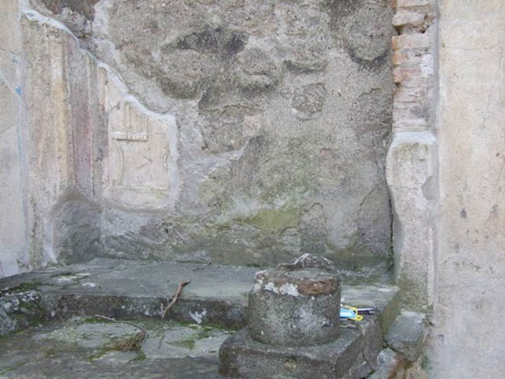 IX.3.5 Pompeii. March 2009. Upper part of altar on south-west side of atrium.