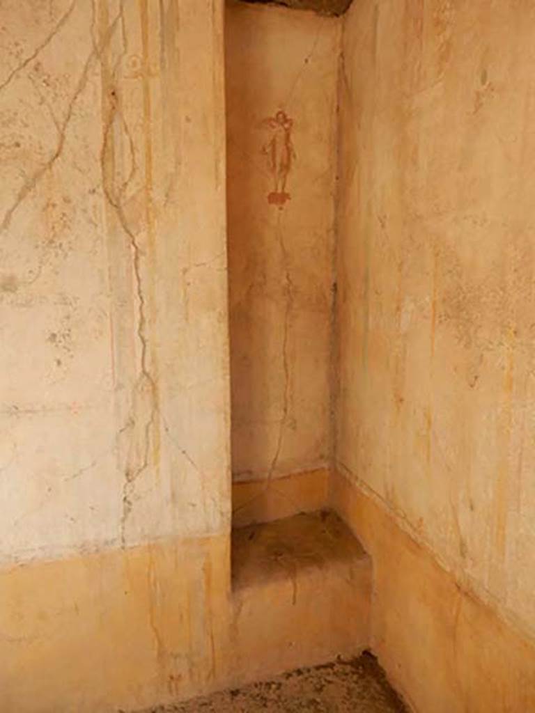 IX.3.5 Pompeii. May 2015. Room 4, north-east corner with recess. Photo courtesy of Buzz Ferebee.