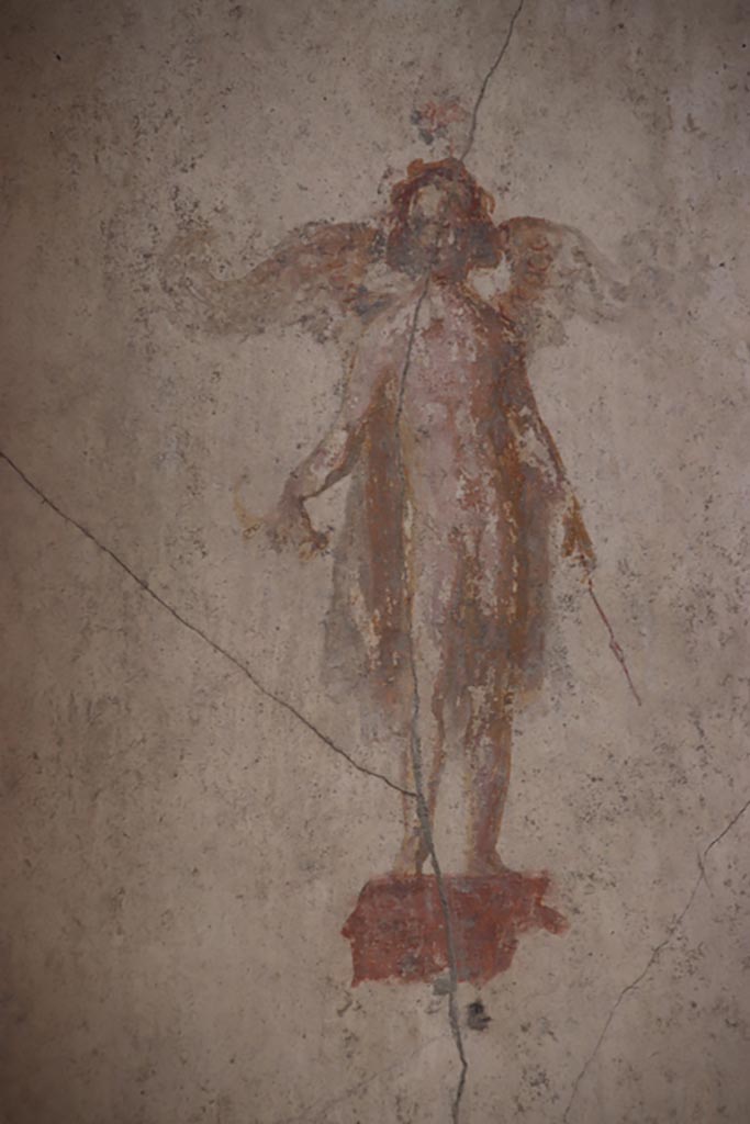 IX.3.5 Pompeii. October 2023.
Room 4, painted figure in recess in east side of north wall. Photo courtesy of Klaus Heese.