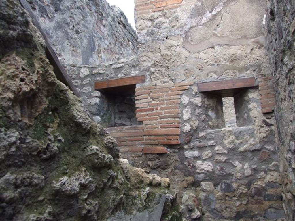 IX.3.17  Pompeii.  March 2009.  North wall.